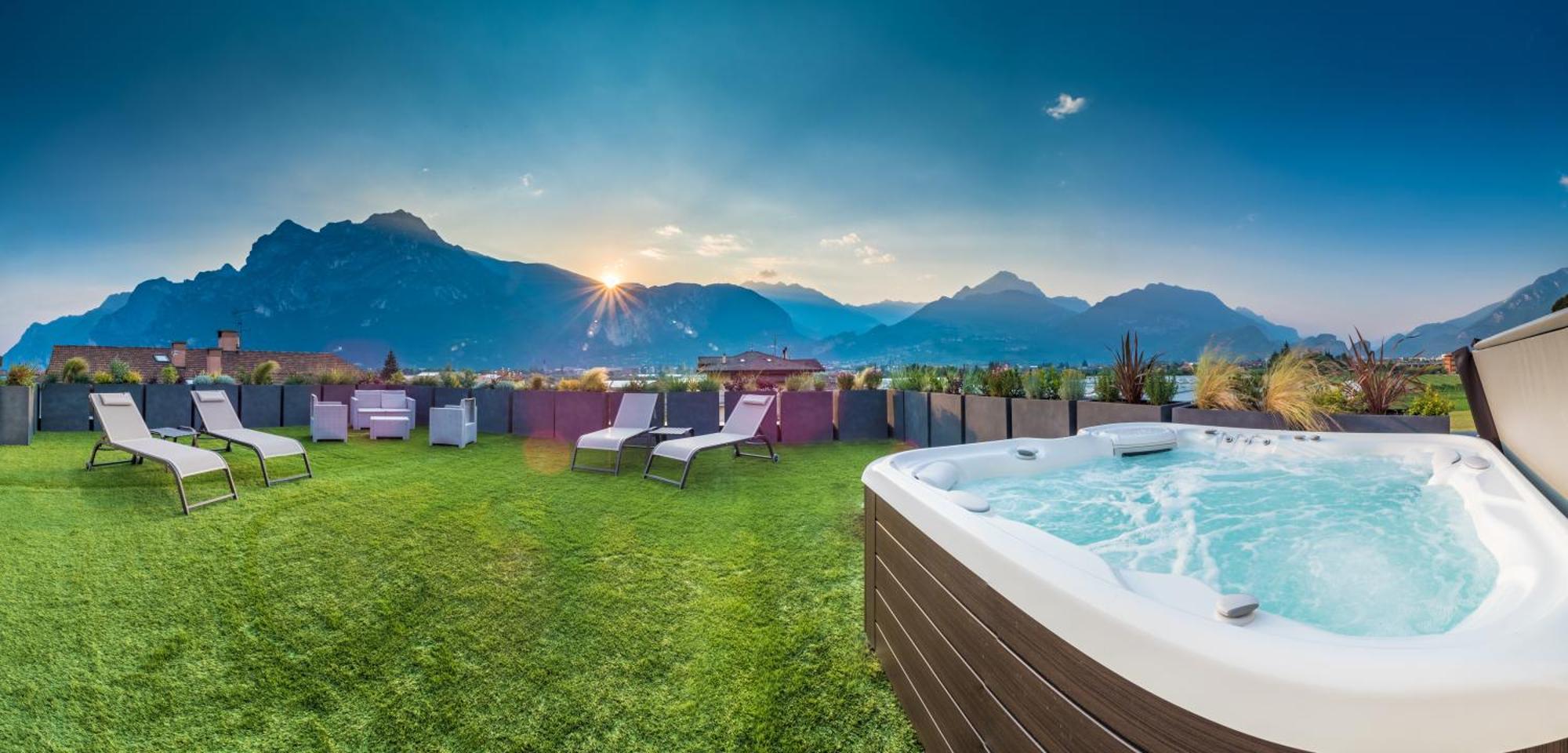 Maffei Apartments - Active Holidays Riva del Garda Exterior foto